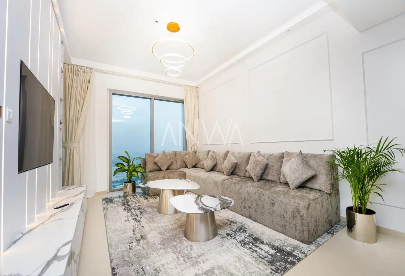 Luxury 2 BR | High 56th Floor | Downtown living