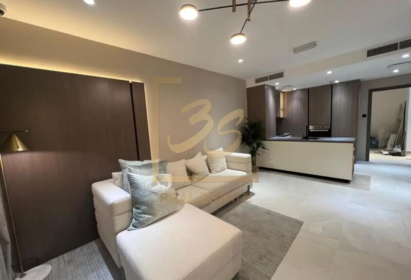 Pool View | Corner Unit | Genuine Resale