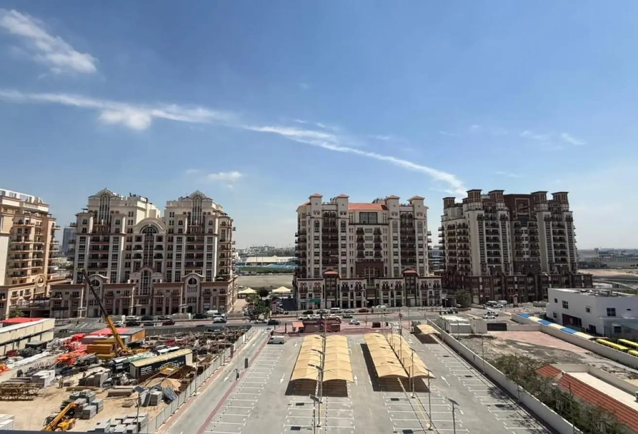 Investment Opportunity | Studio for Sale in Golf L