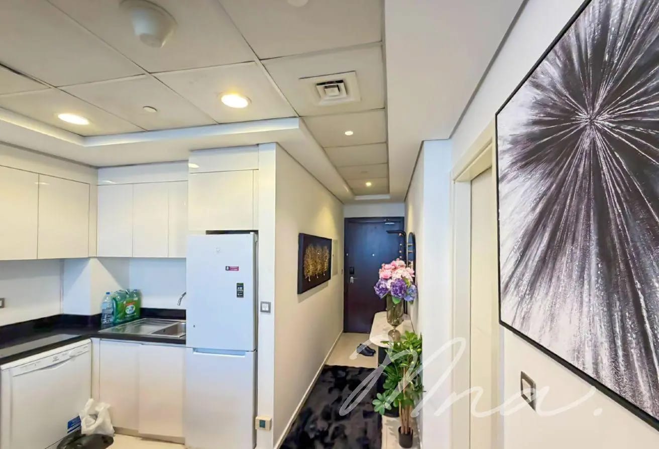 Spacious 1BR with Balcony | Open View | Furnished