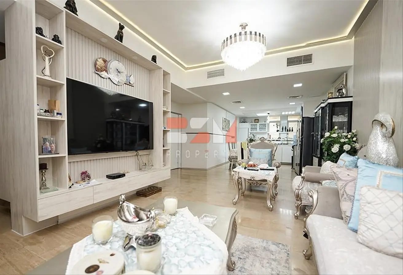 Upgraded Furnished 5BR | Park View | Rooftop