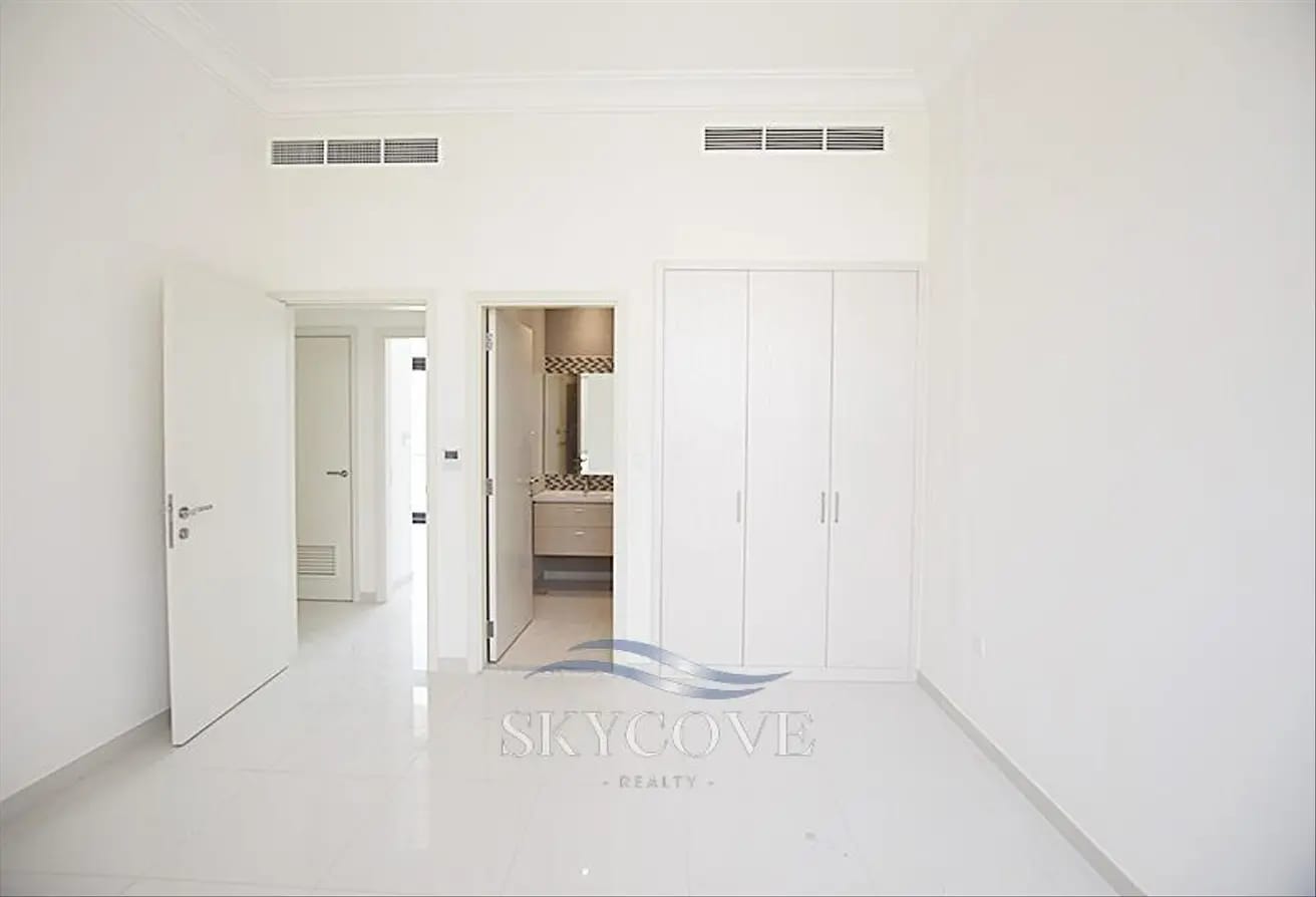 Huge 3BR+Maid | Closed Kitchen | Well-Maintained