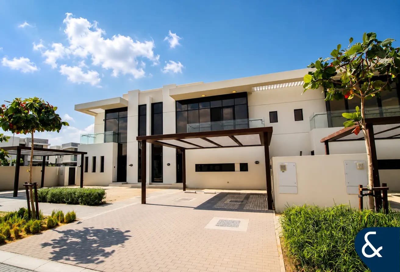 3 Beds | Vacant Now | Close To Beach Park