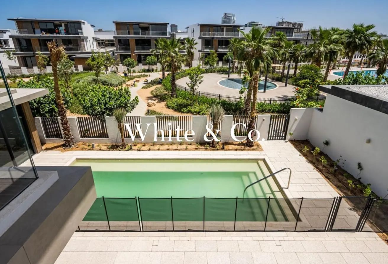 Private pool | Park Backing | July move