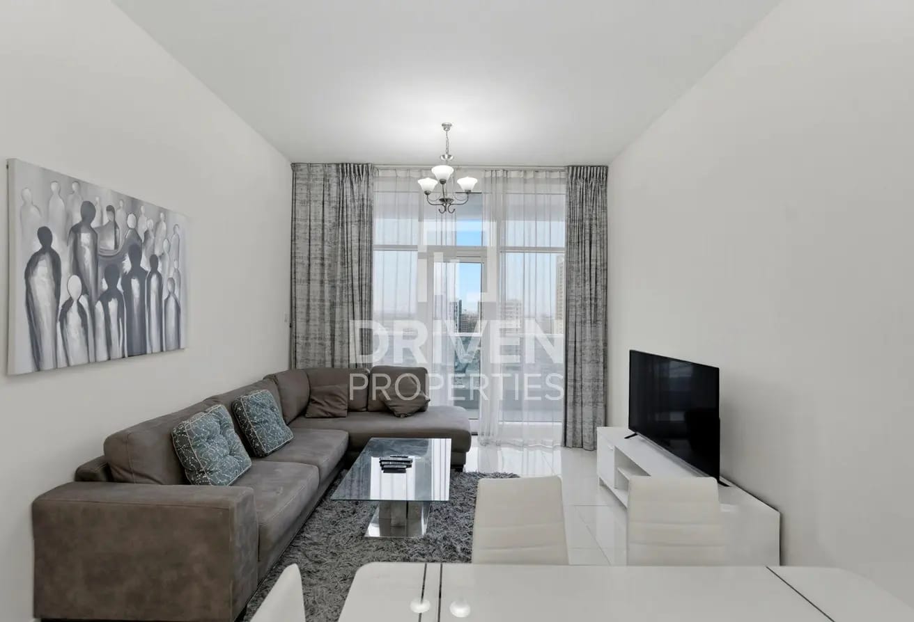 Standout Unit | Vibrant Community | Mid Floor