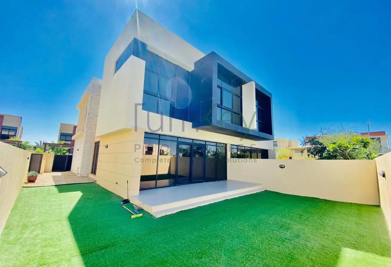 3BR + Study | Single Row | THL - Vacant Soon
