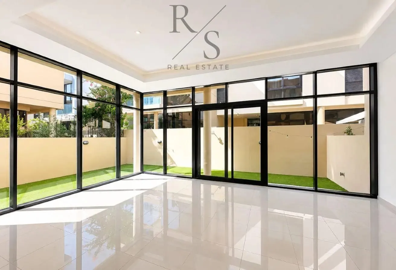 End Unit THM | 3BR + Maid | Corner Plot | Vacant