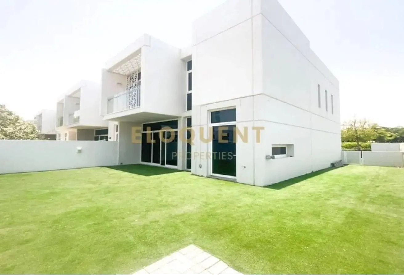 End Unit | Vacant | Prime Location