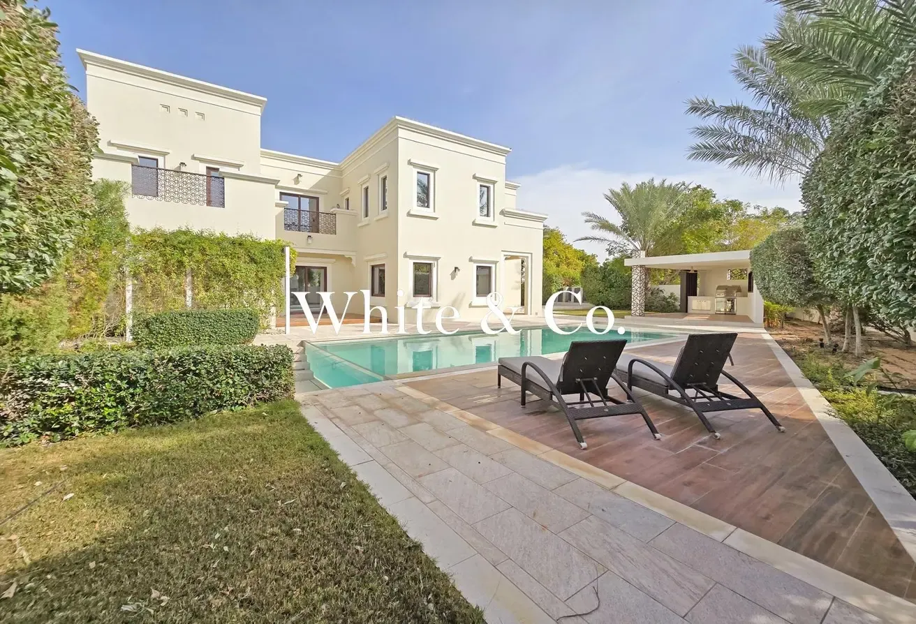 Upgraded |  Private Pool  | Vacant Now