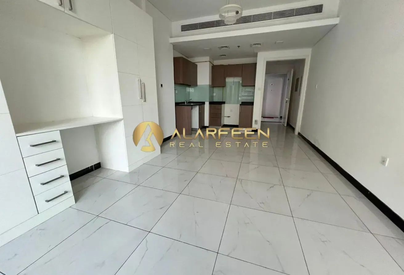 Near To Circle Mall | Unfurnished | Community View