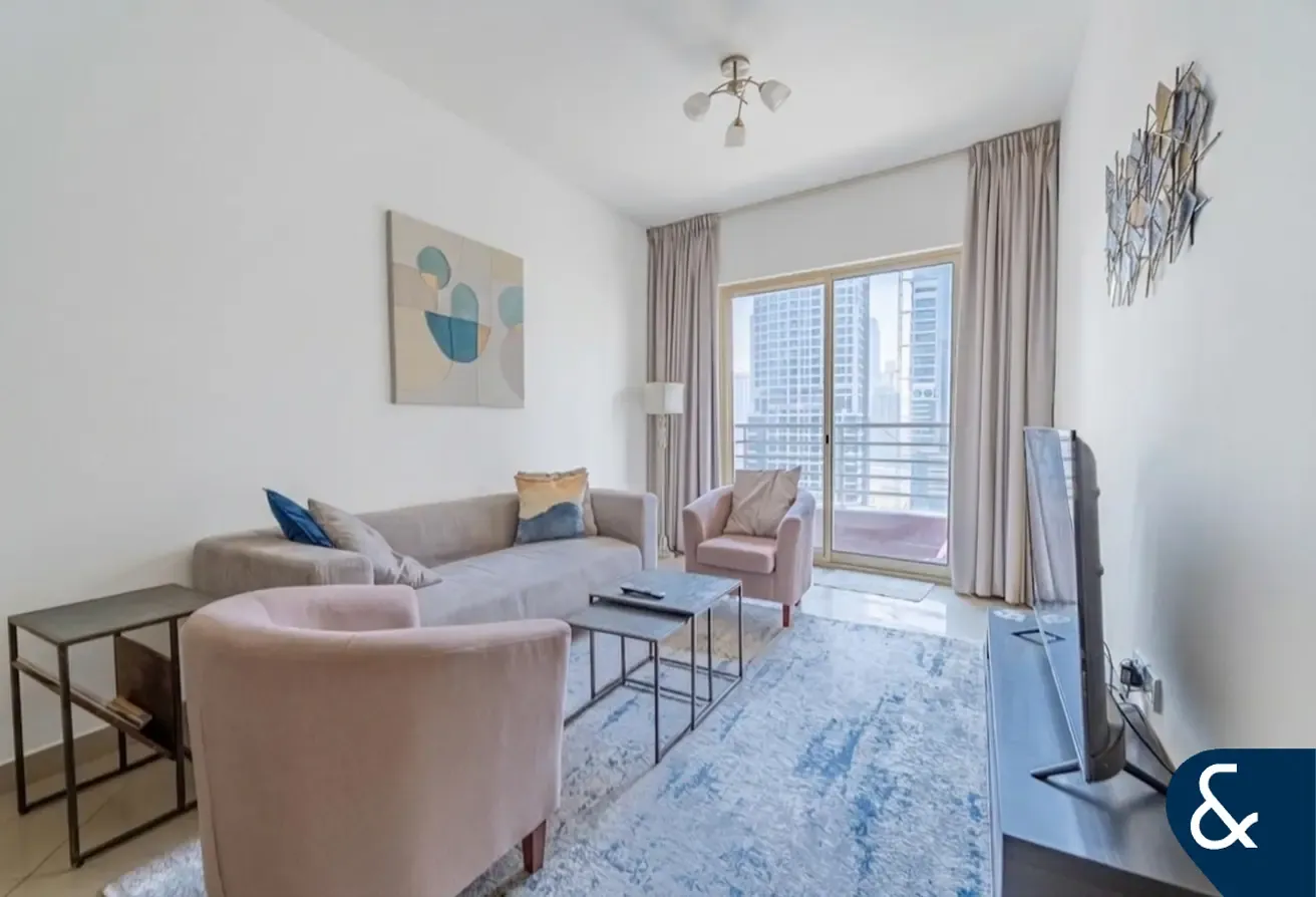 Full Lake View | One Bedroom | Balcony