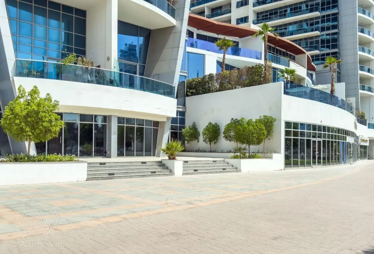 Retail Shop | 5,156 SqFt  Promenade Access |Vacant