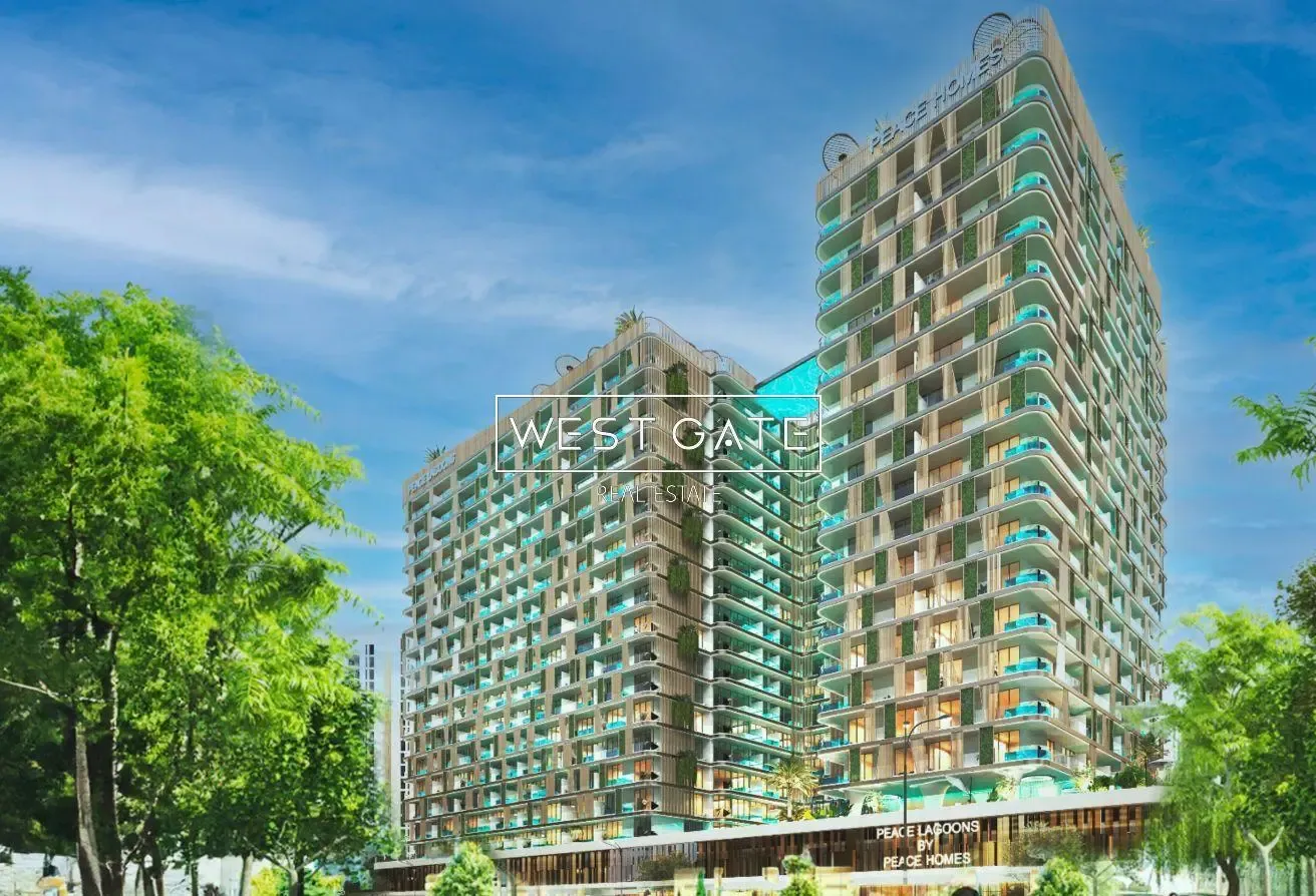 Crystal Waters | Private Pool | Spacious 2 BR