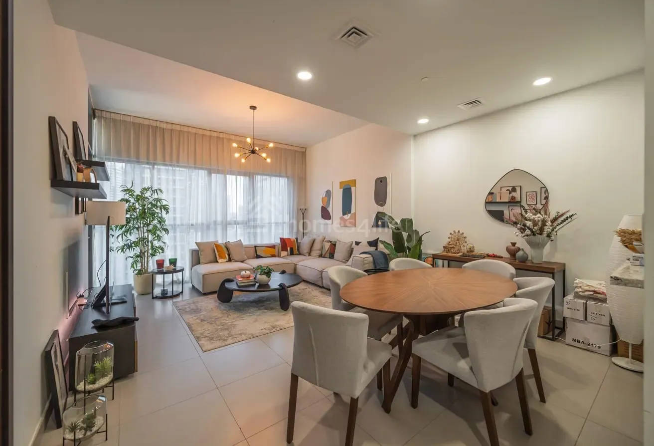 Exquisite Unit | Vacant | Spacious