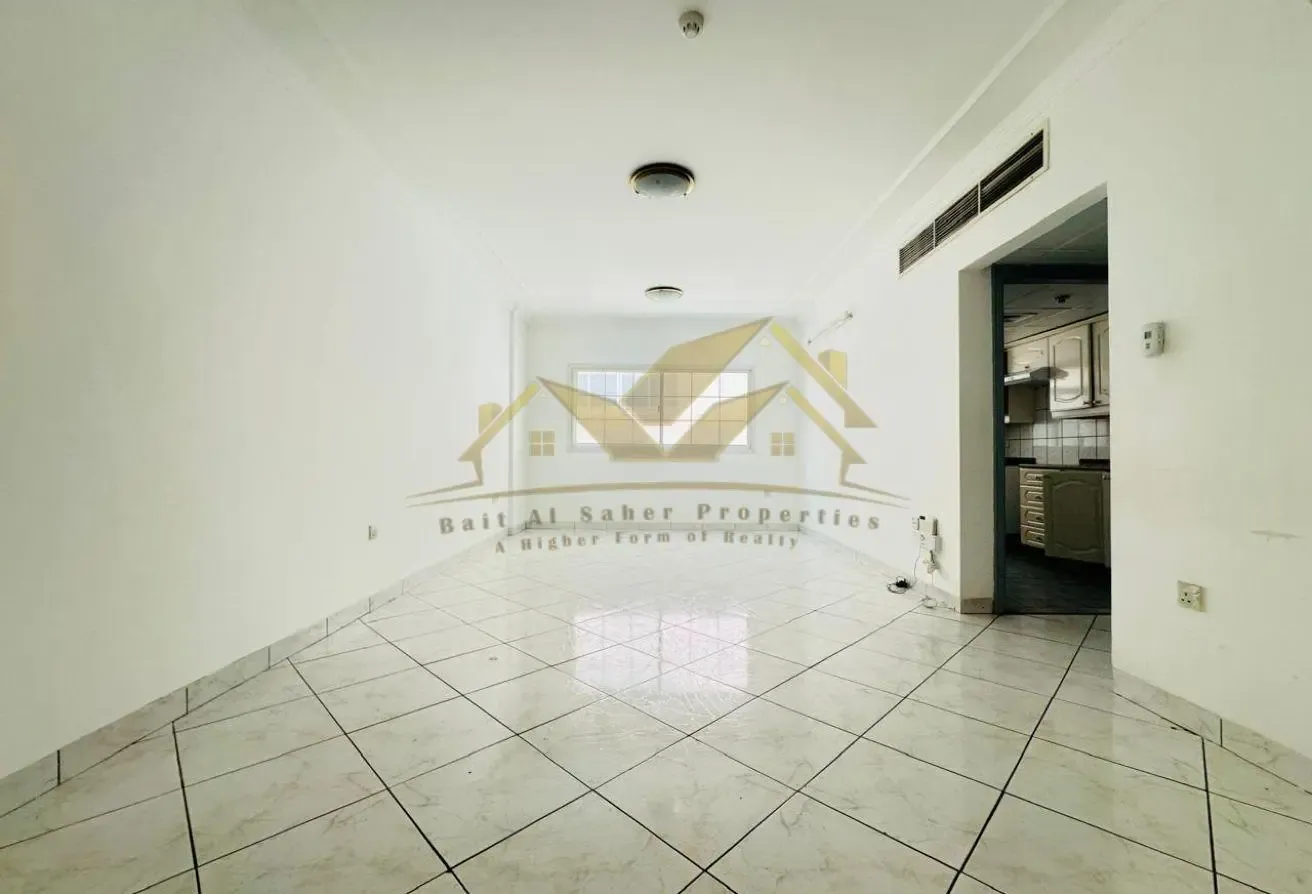 2 BR Apartment in Bur Dubai with Pool & Gym