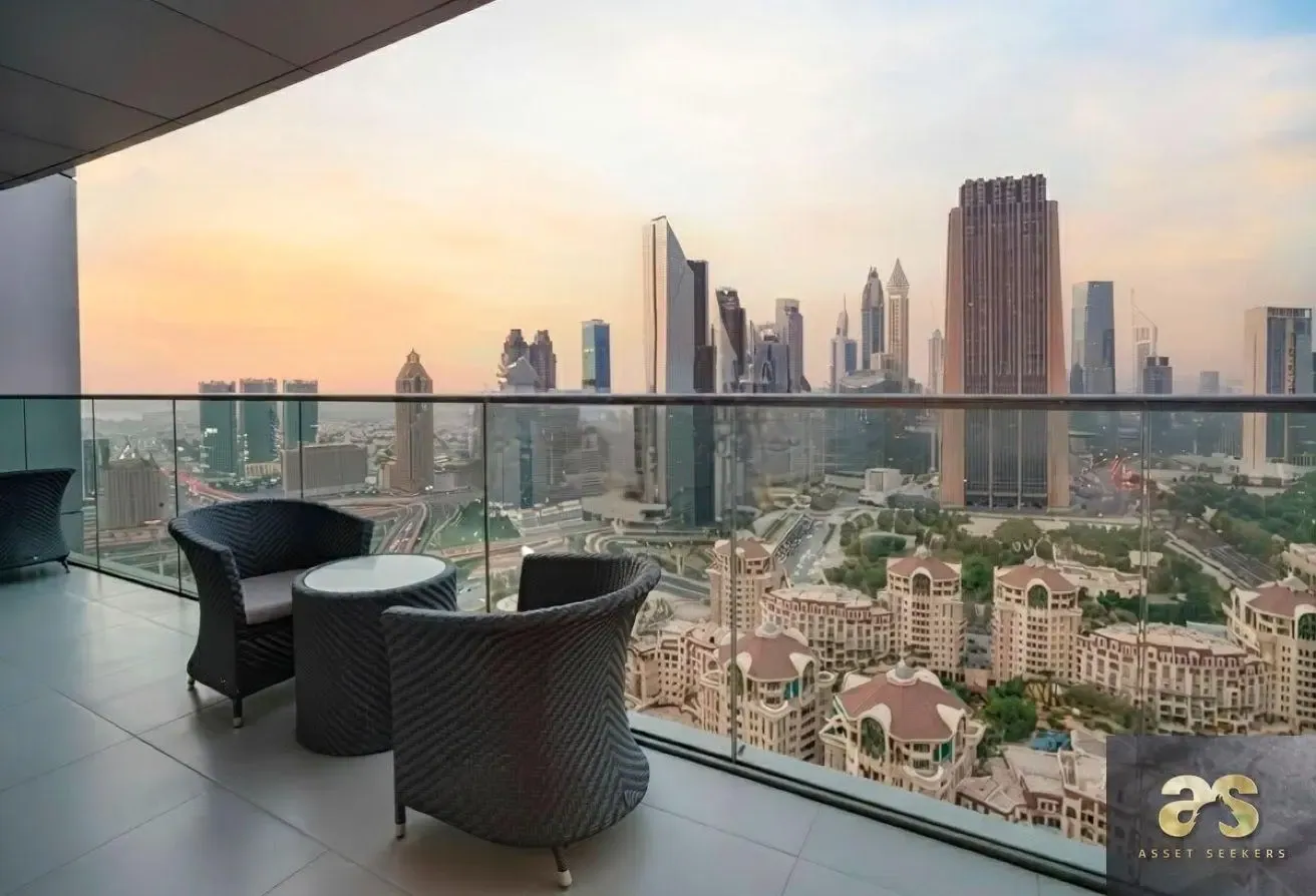 4BR+M | Ultra-Lux Penthouse | Vacant | Iconic View