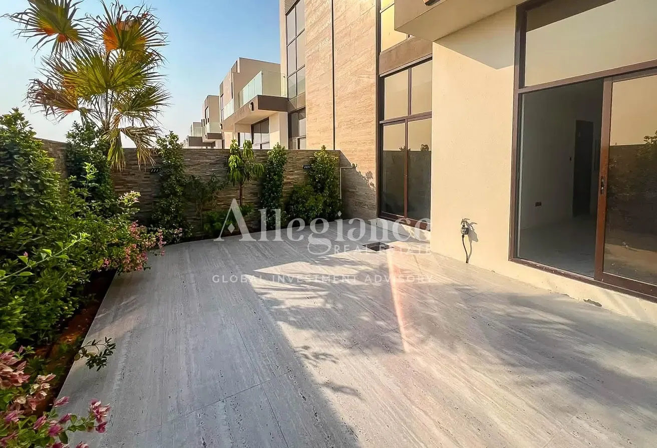 Furnished Townhouse | Single Row | Fields MBR City