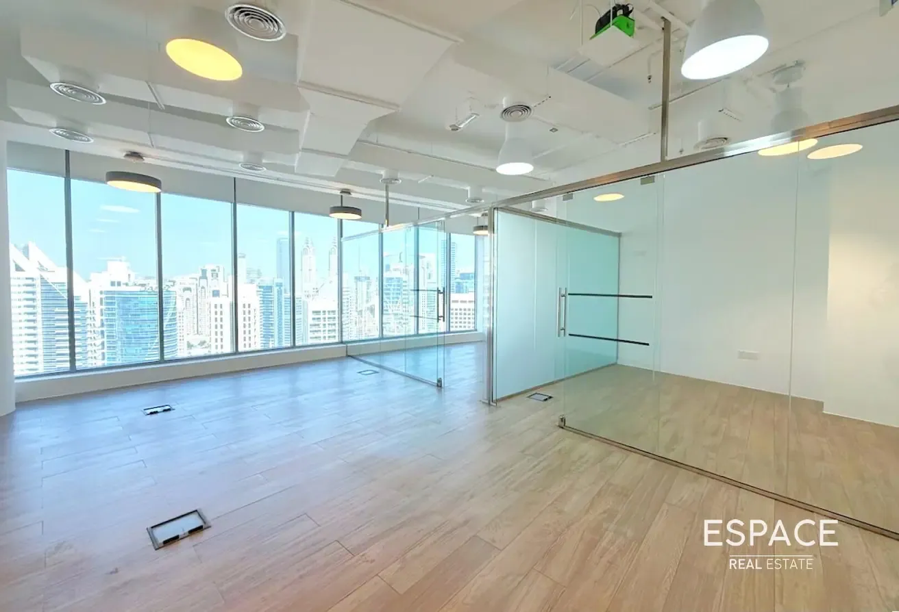 Grade A Tower | Vacant | High Floor