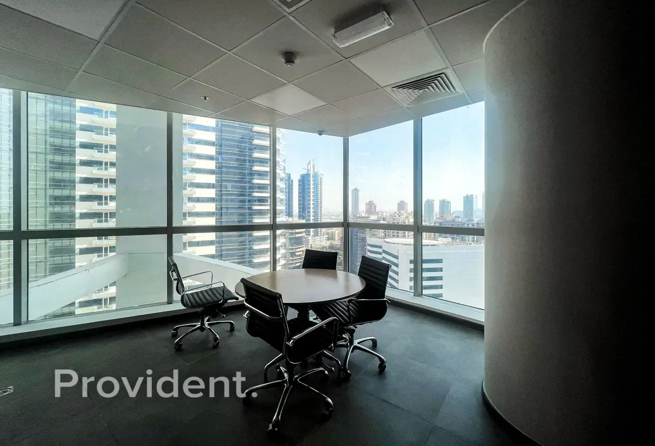Zero Commission | Ready to Move Office | 1,412 SQF