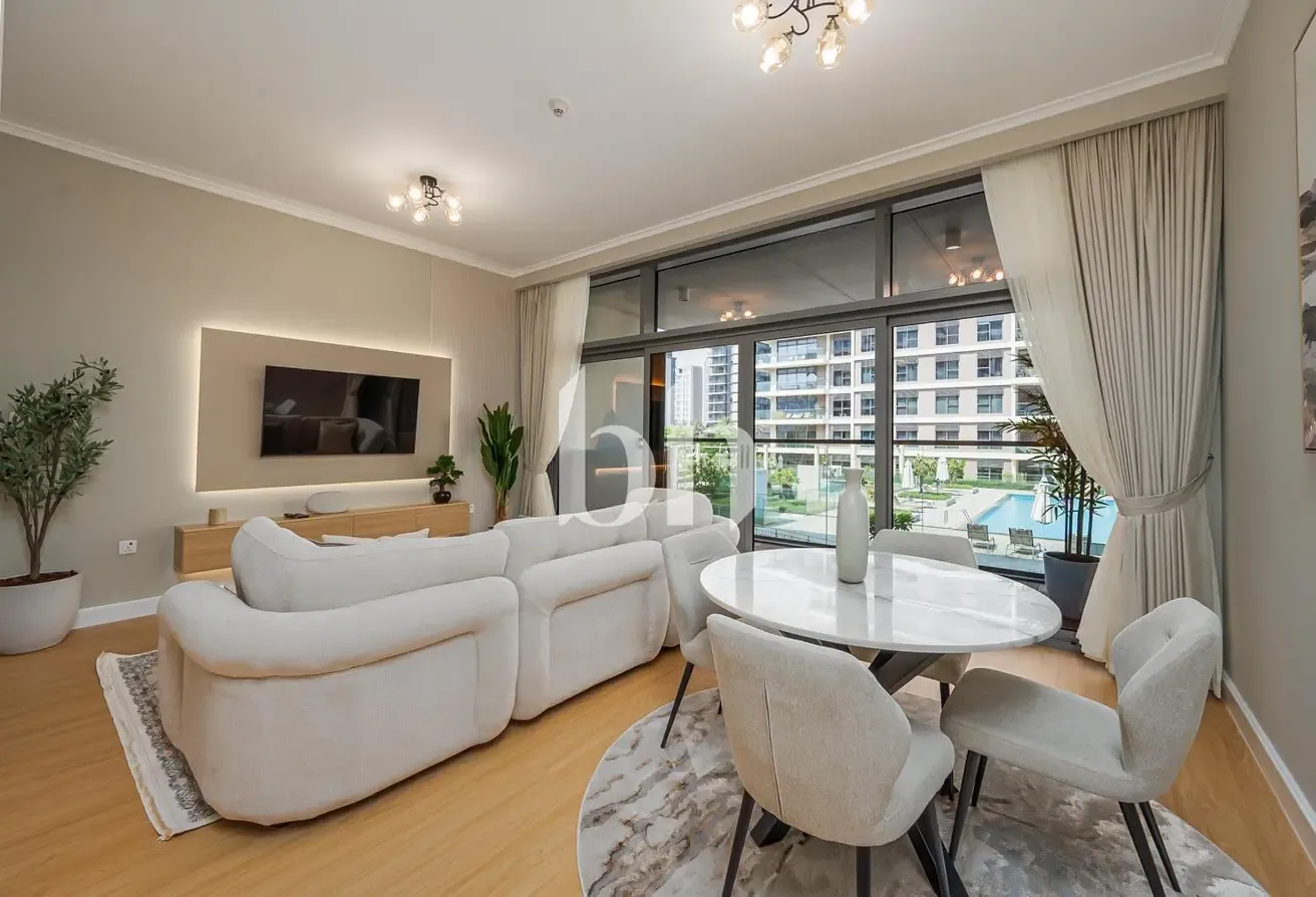 Luxury Upgraded | Pool View | Vacant on Transfer
