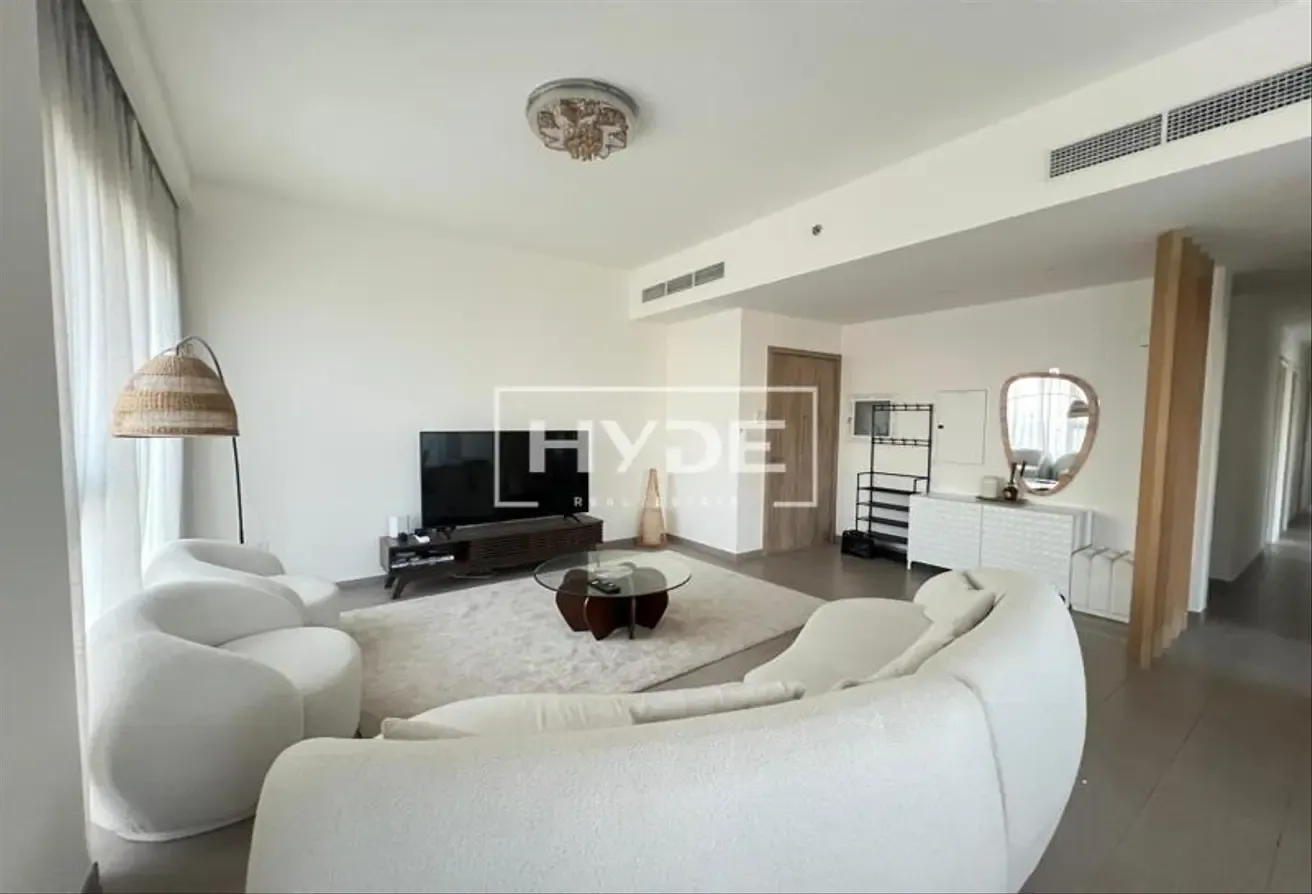 Ready to move | Fully Furnished | Mid floor