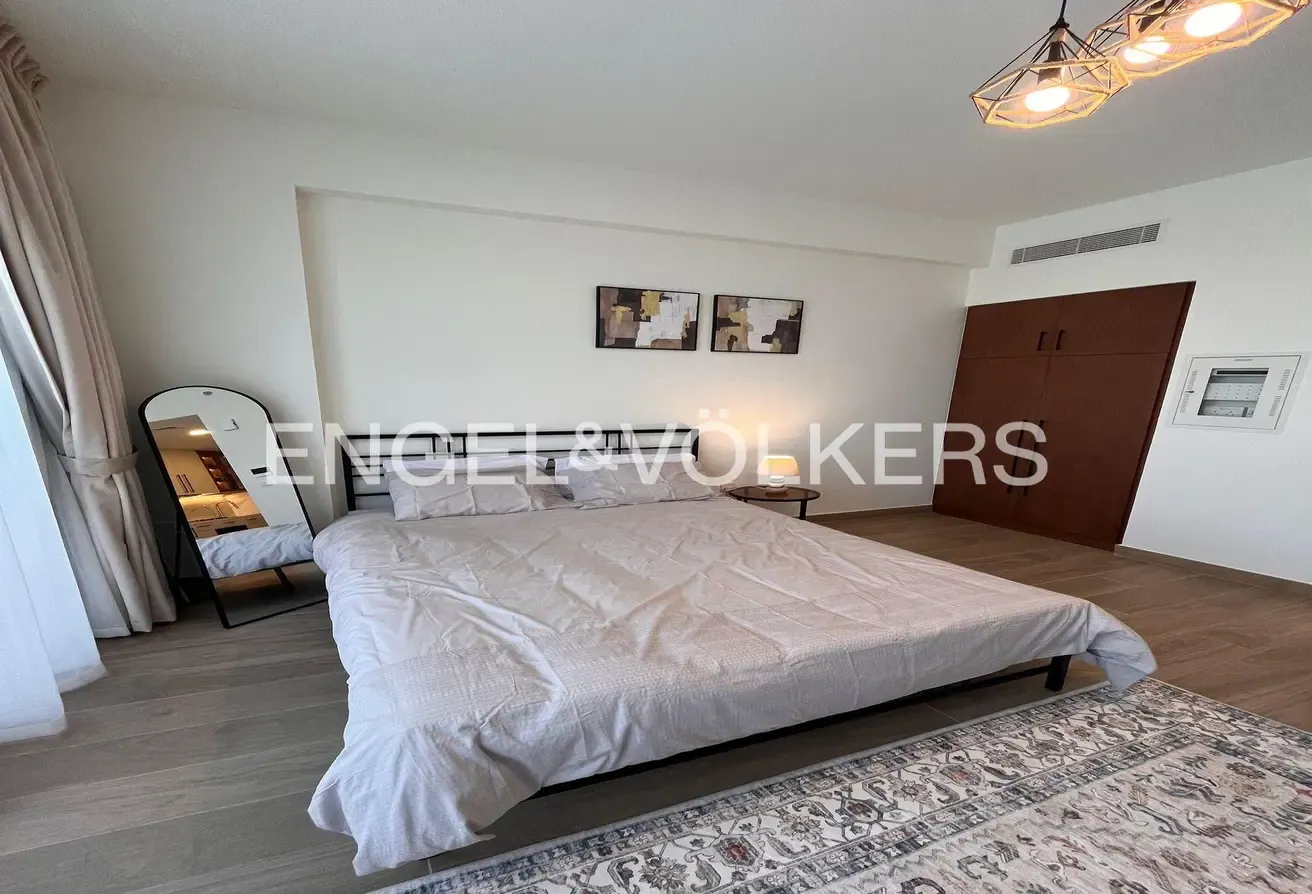 Fully Furnished | Upgraded | Spacious Balcony