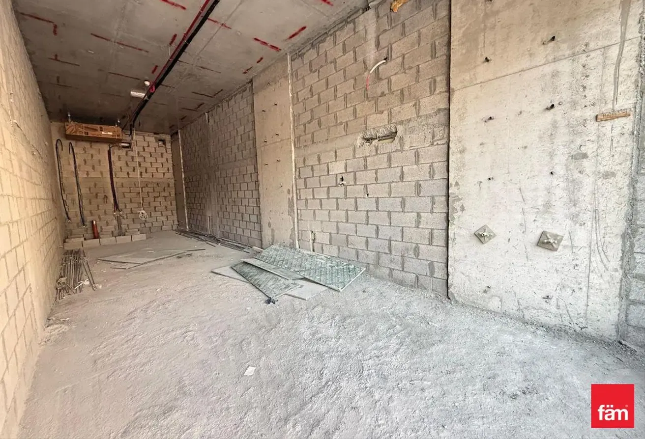 Near To Mall 20/80 Payment Plan Prime Location