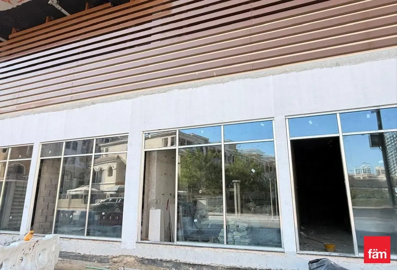 Near To Mall 20/80 Payment Plan Prime Location