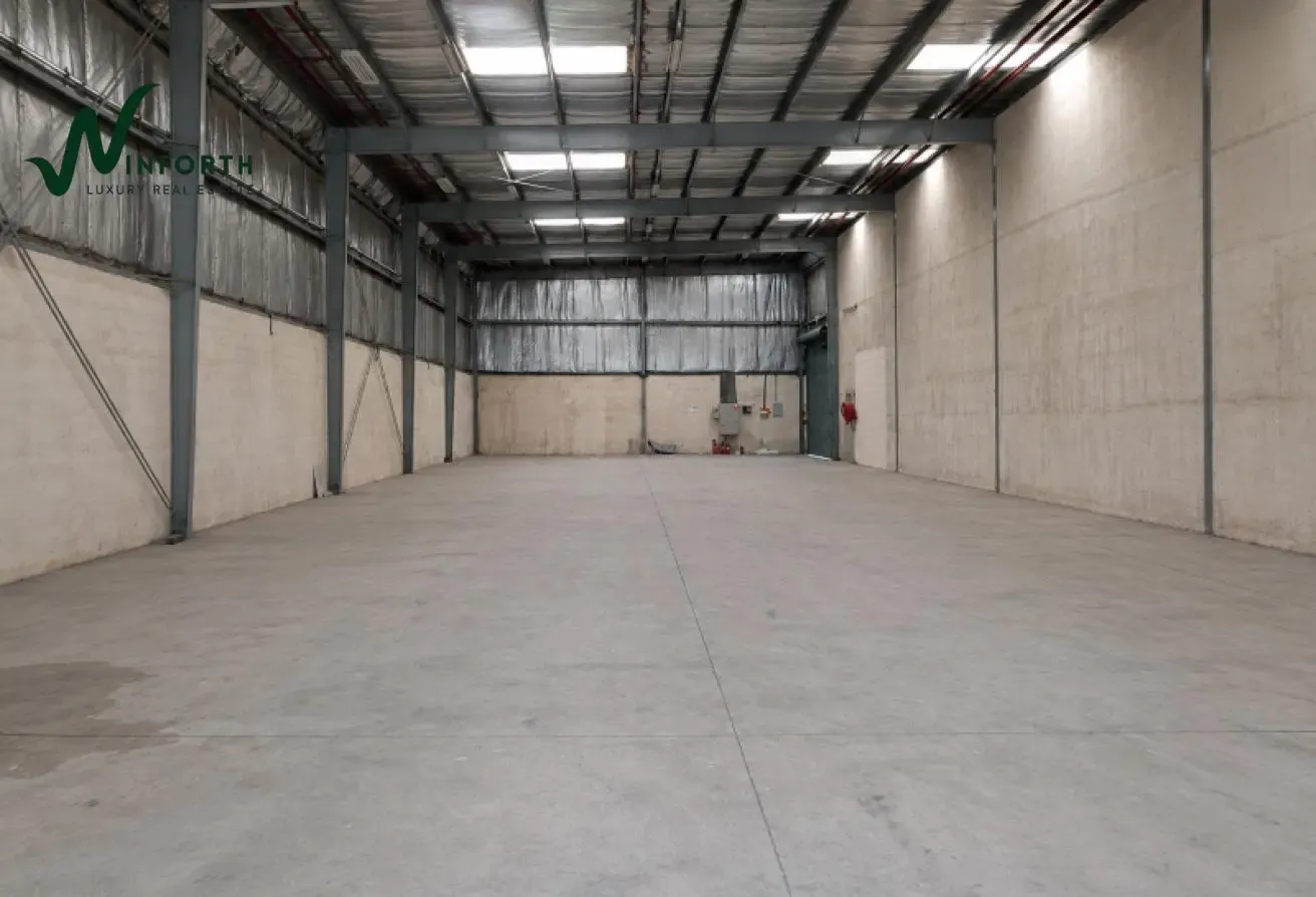 High Power |High Ceiling Warehouse | DCD Approved