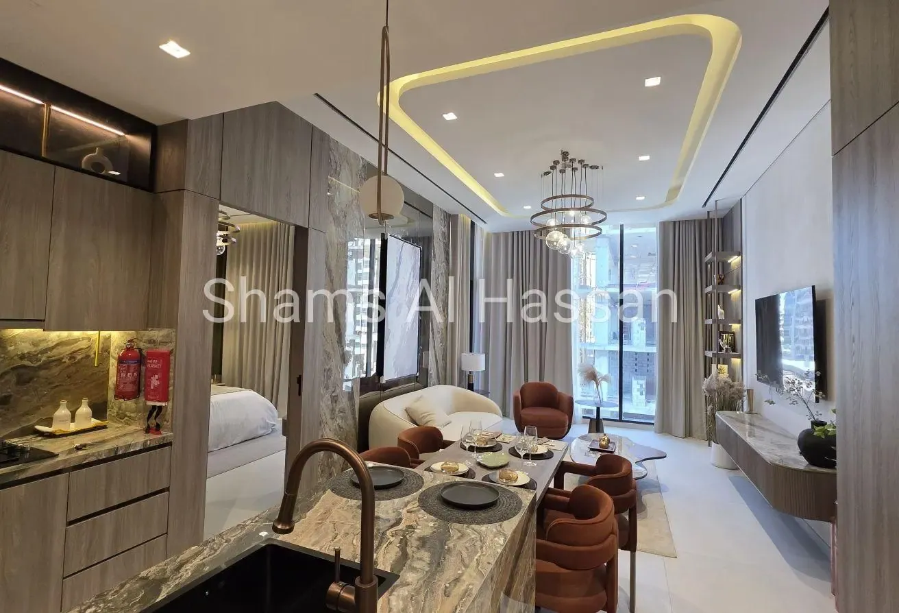 1 BR Apartment in Al Satwa with Landmark Views